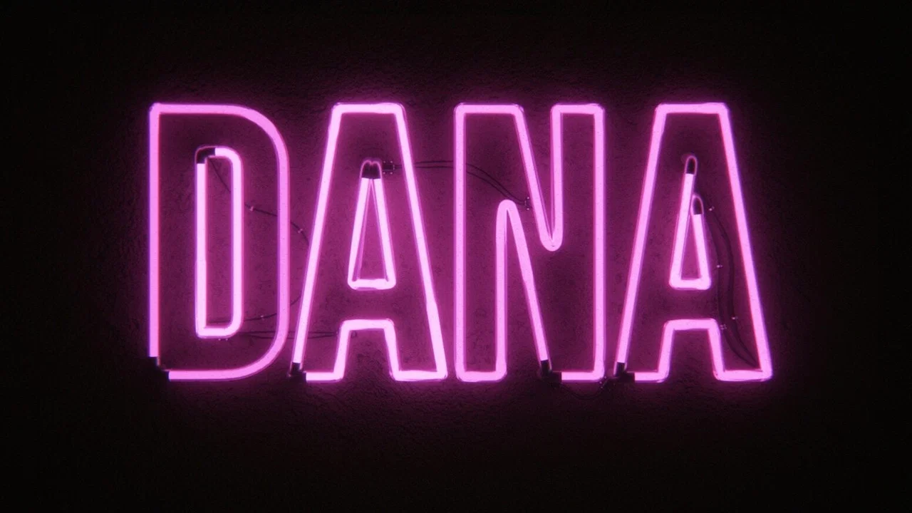 Dana - 剧照