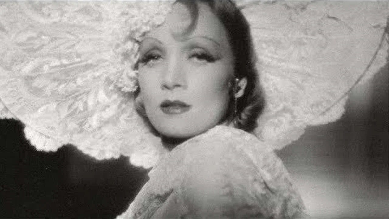 The Fashion Side of Hollywood - 剧照