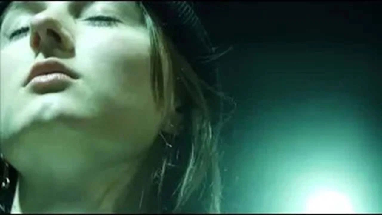 Lara - 剧照
