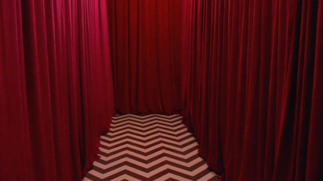Behind the Red Curtain - 剧照