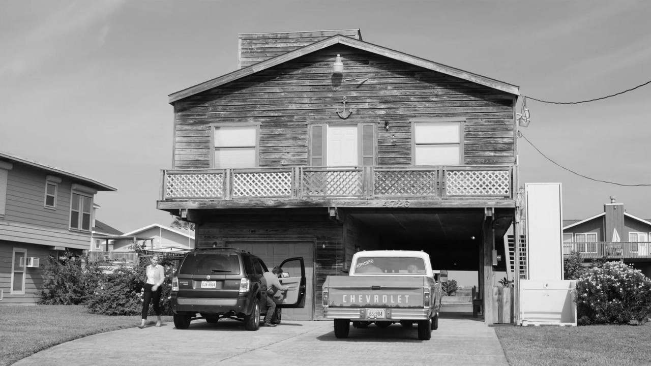 Mustang Island - 剧照