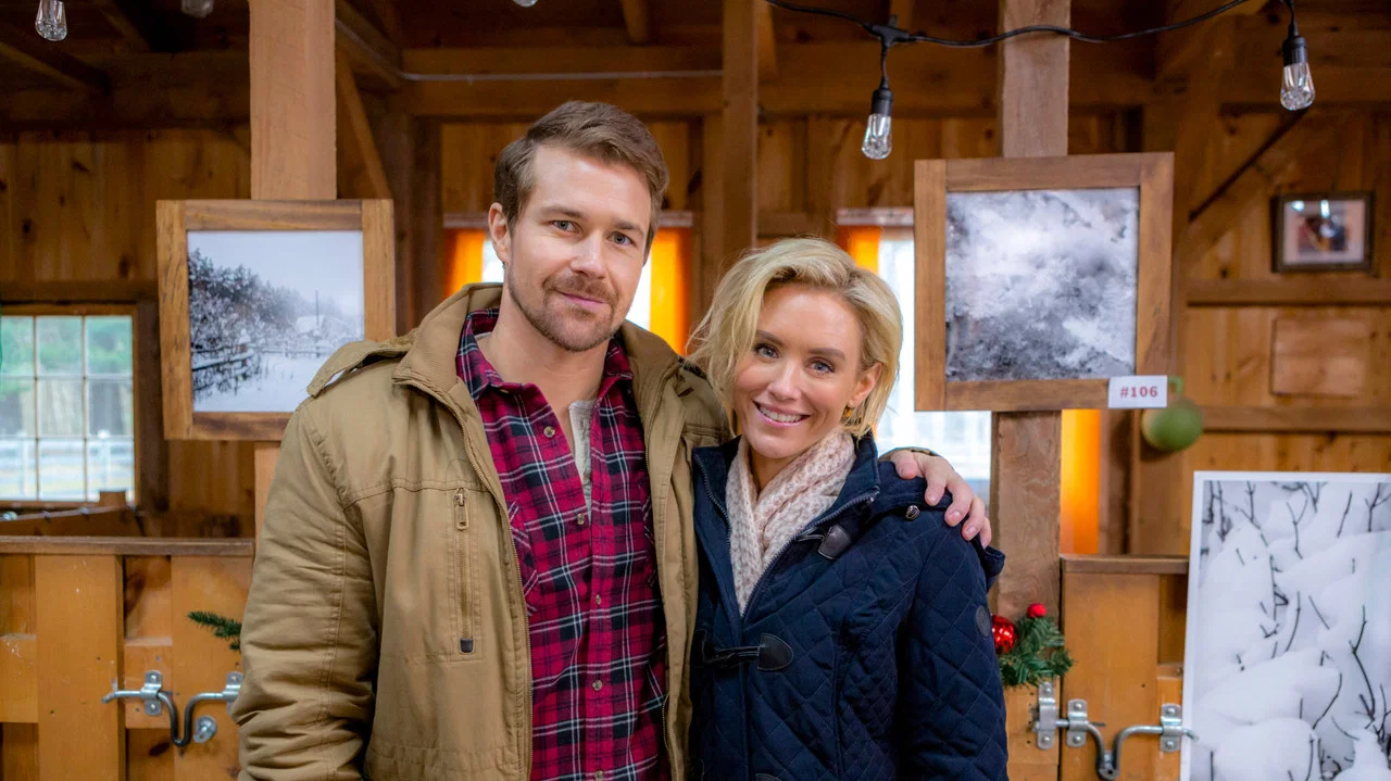 Romance at Reindeer Lodge - 剧照