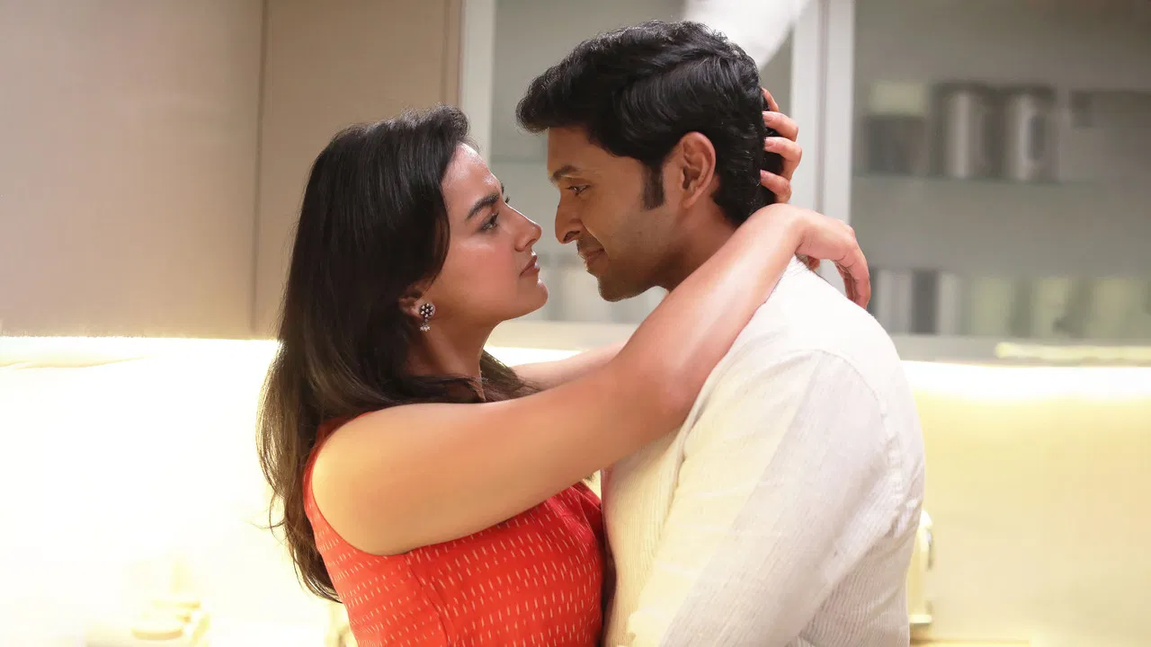 இறுகப்பற்று - 剧照