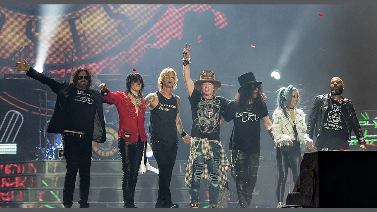 Guns N' Roses: 2 Classic Albums Under Review: Use Your Illusion I and II - 剧照