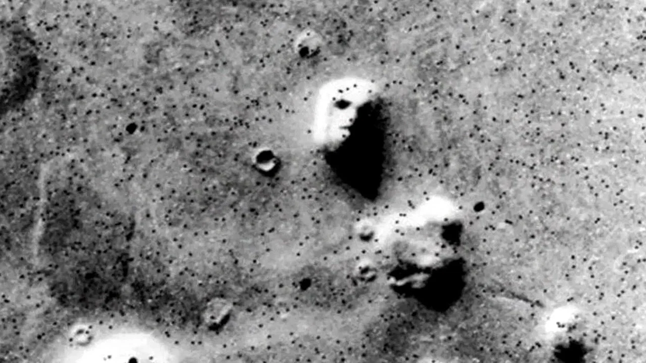 Aliens on the Moon: The Truth Exposed - 剧照