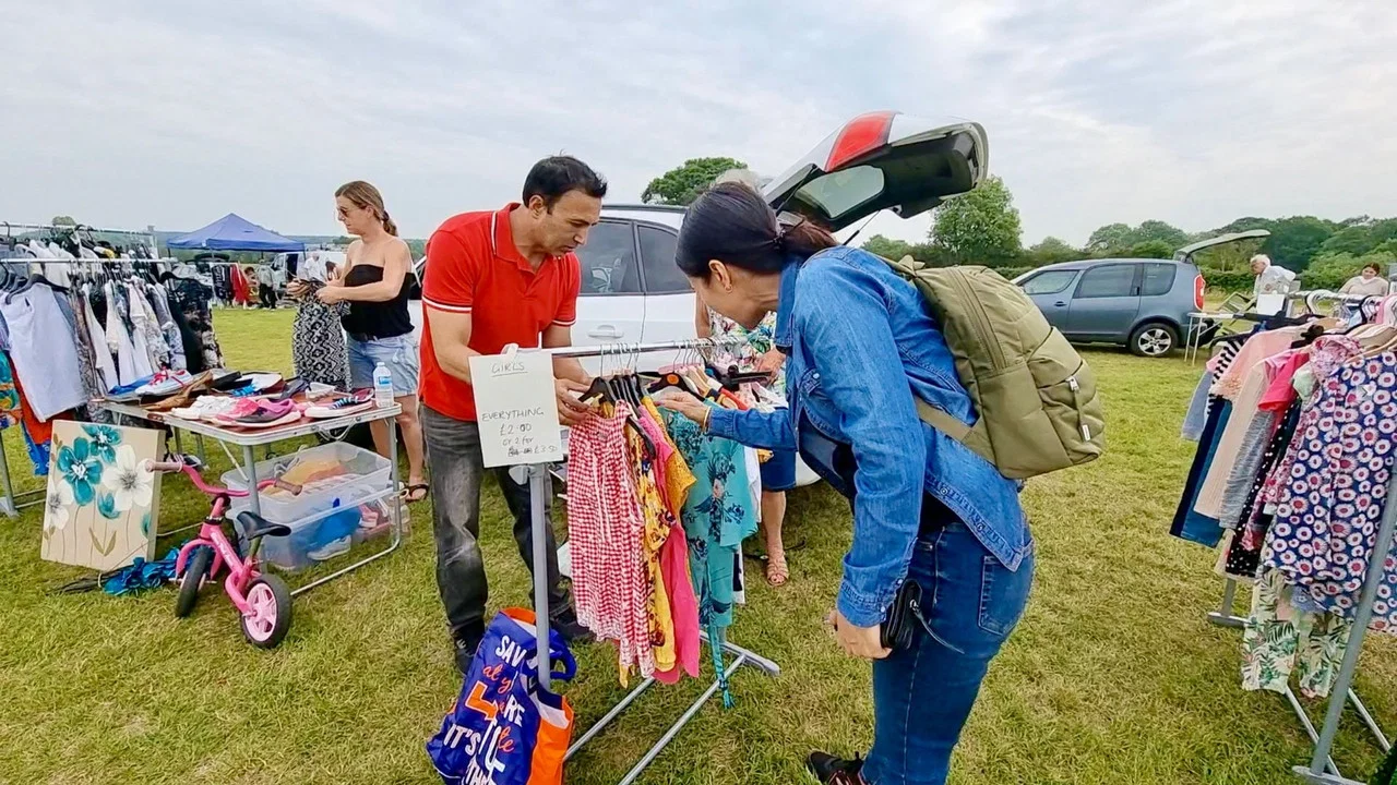 Bordon Sunday Market - 剧照