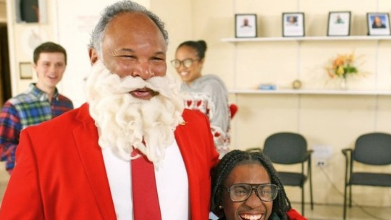 Mr. Santa: A Christmas Extravaganza - 剧照