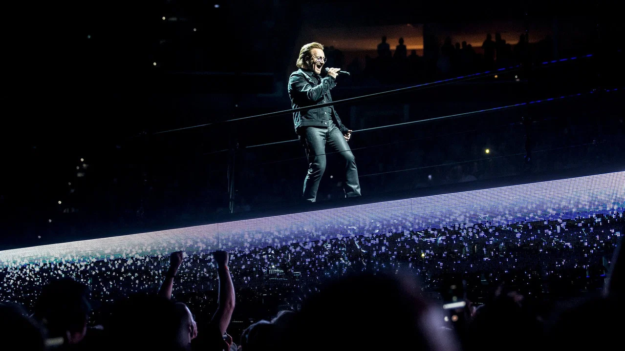 U2：赤子之心世界巡回演唱会巴黎站 - 剧照