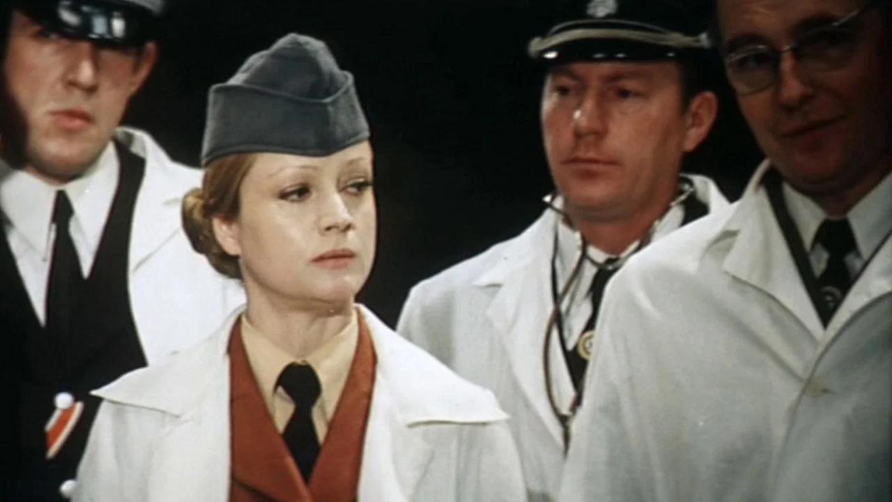 У опасной черты - 剧照