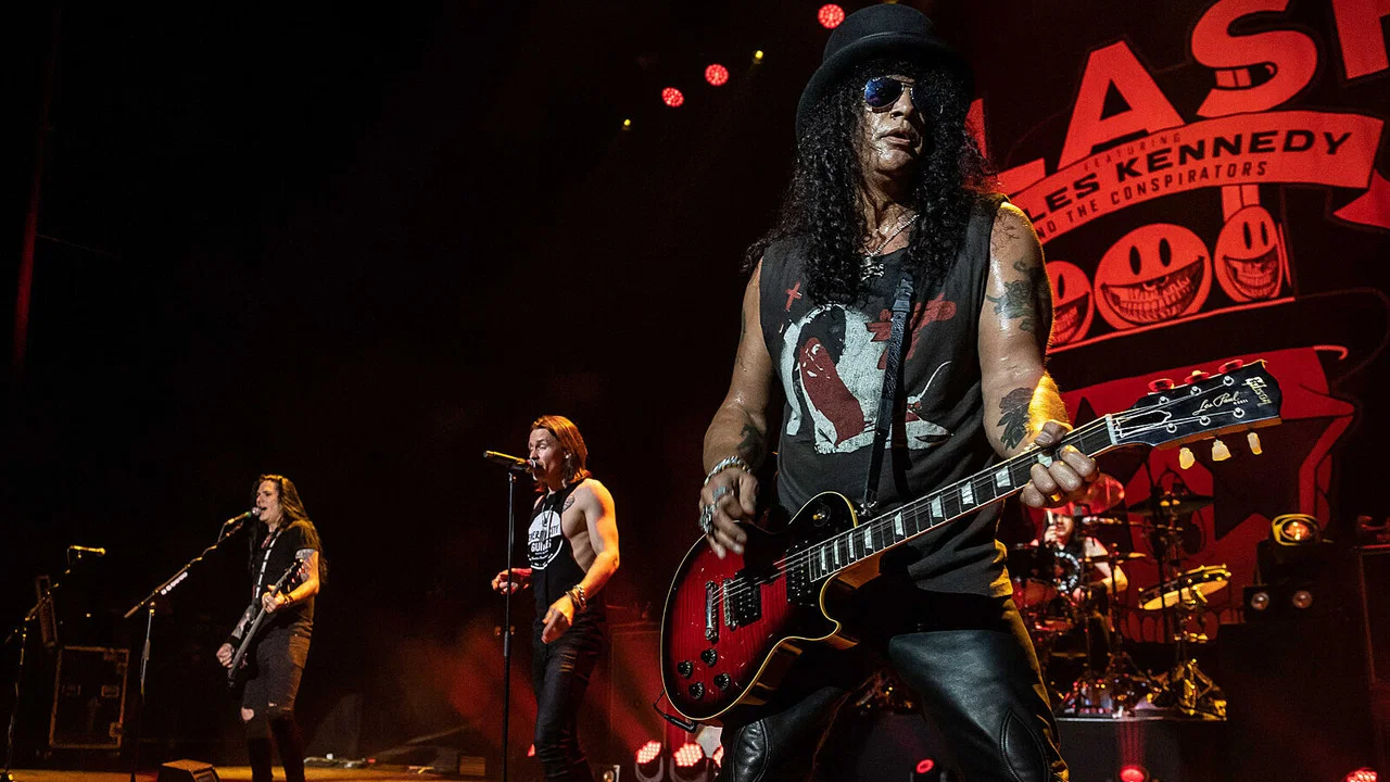 Slash featuring Myles Kennedy & The Conspirators - Living The Dream Tour - 剧照