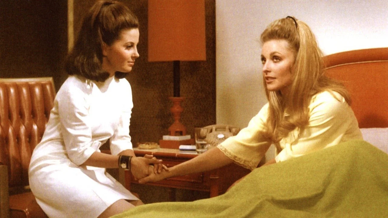 Gotta Get Off This Merry-Go-Round: 'Valley of the Dolls' - 剧照