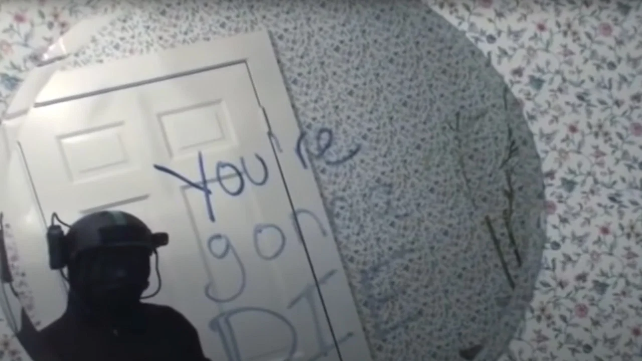 Through Your Door - 剧照