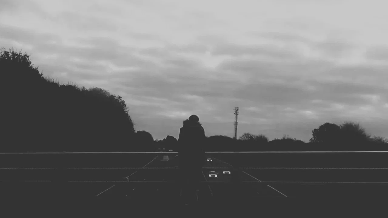 Fangs - 剧照