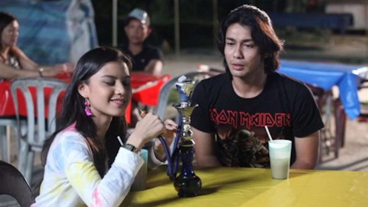 Semerah Cinta Stilleto - 剧照