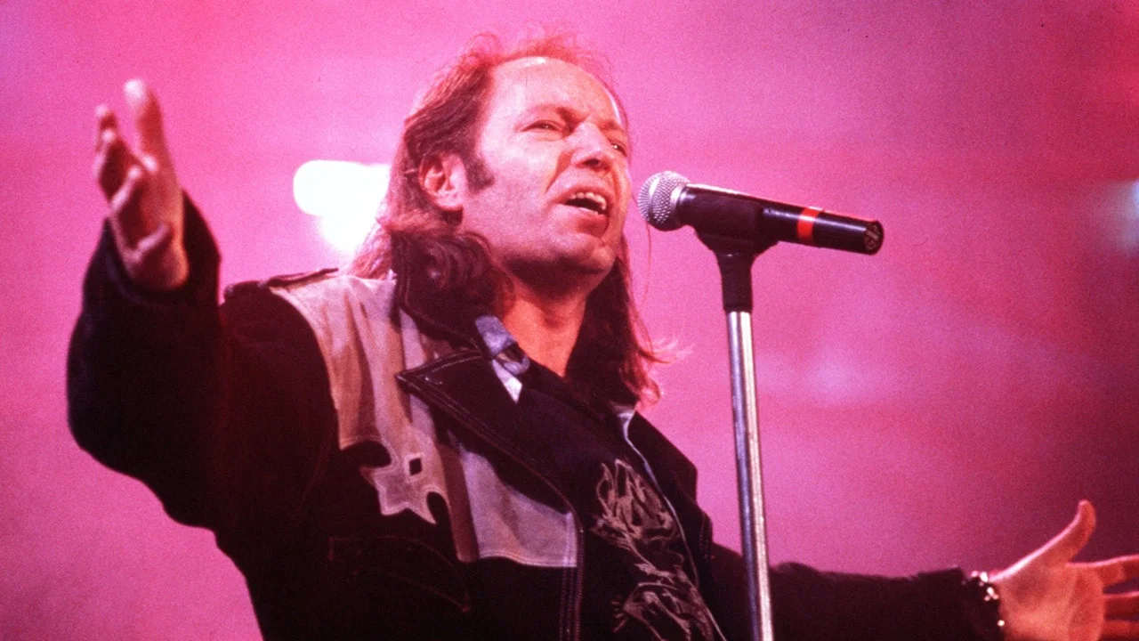 Vasco Rossi - Fronte  del palco Live 90 - 剧照