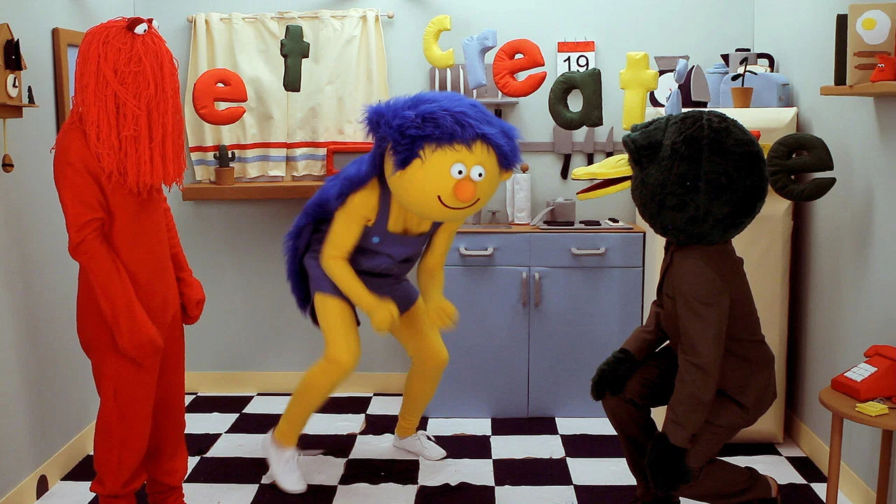 Don't Hug Me I'm Scared - 剧照