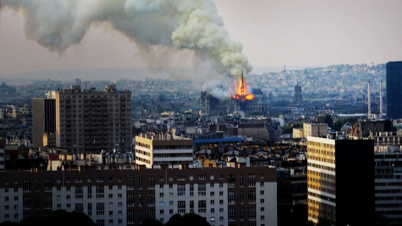Notre-Dame: Race Against the Inferno - 剧照