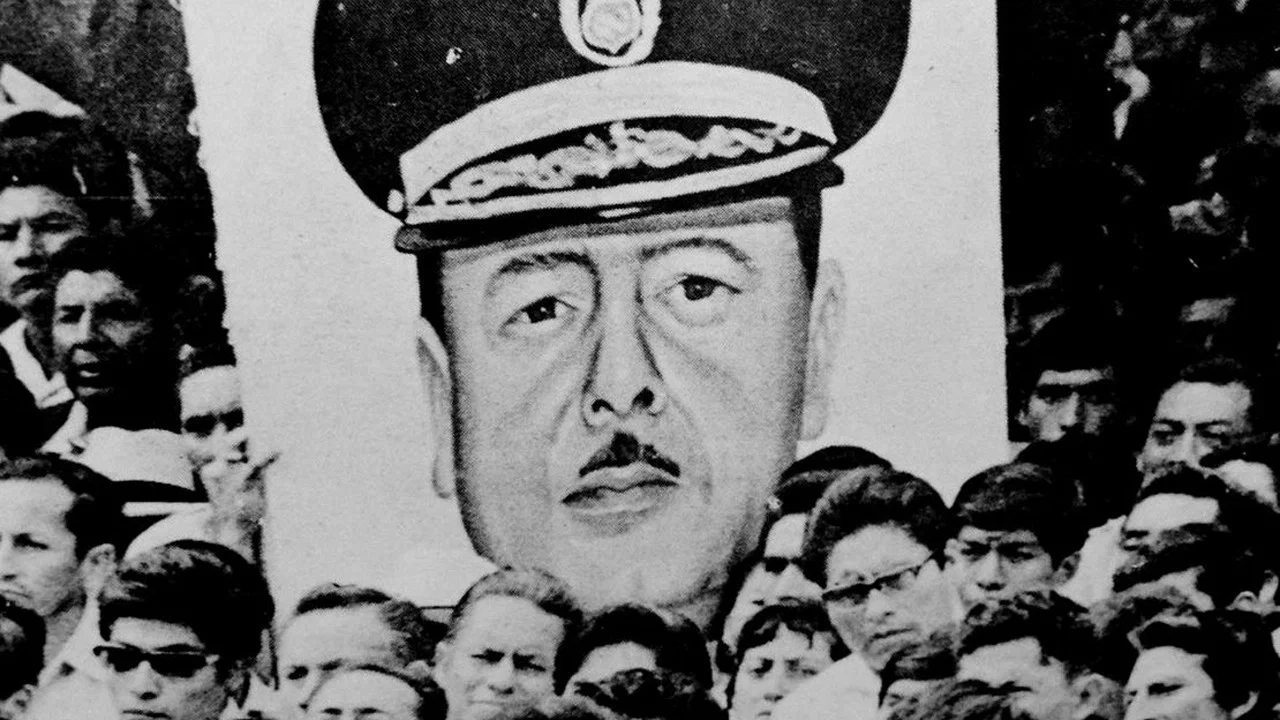 La Revoluci&oacute;n y la Tierra - 剧照