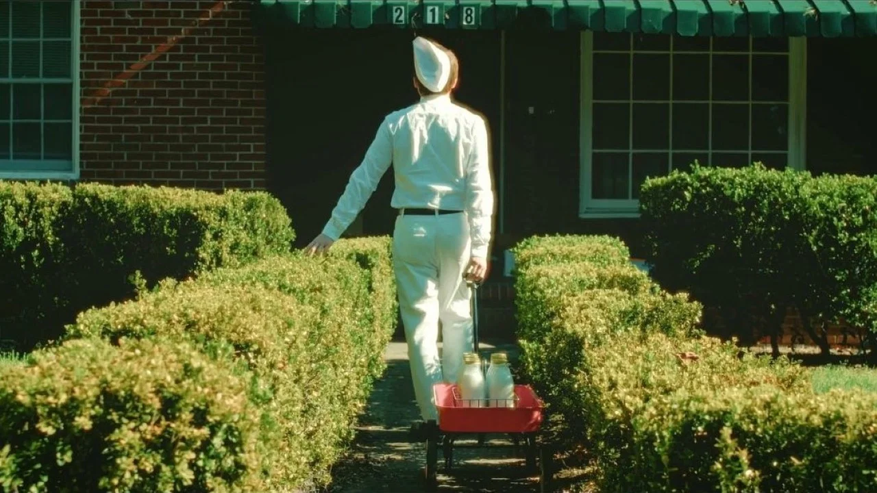 Here Comes The Milkman! - 剧照