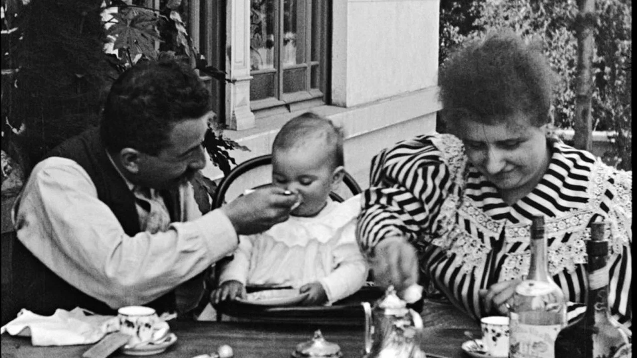Repas de b&eacute;b&eacute; - 剧照