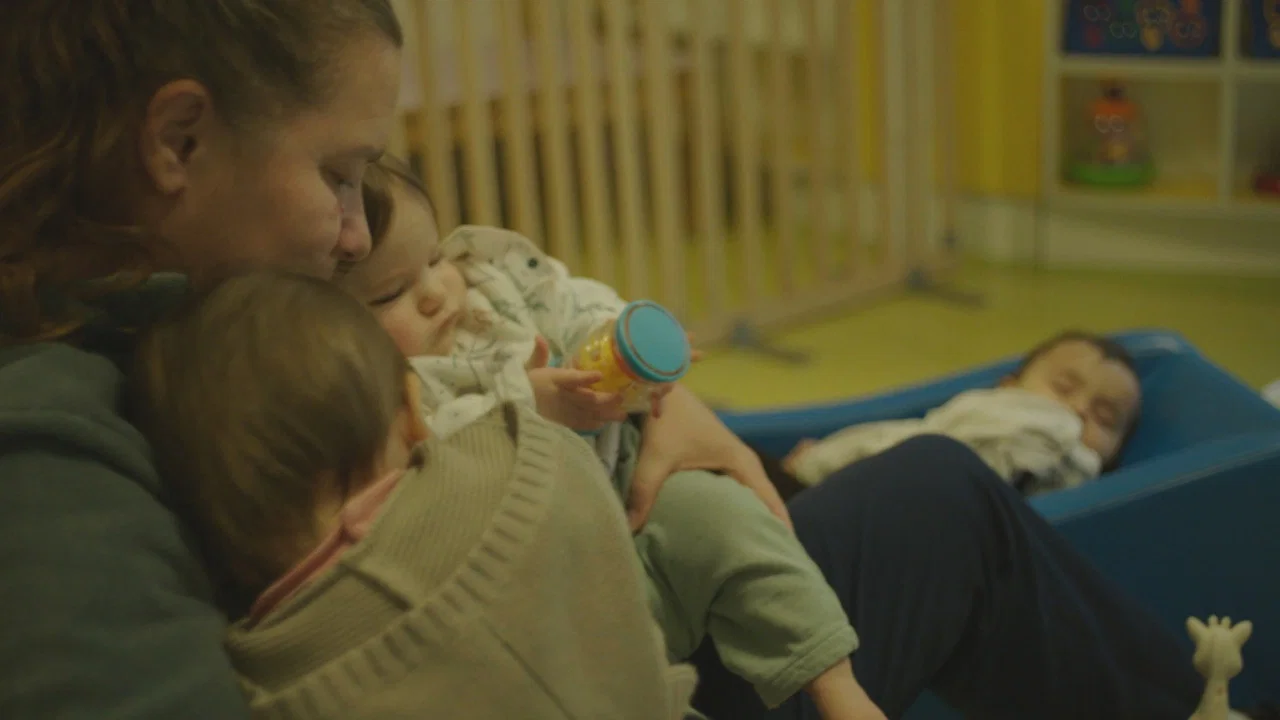 Cr&egrave;ches, razzia sur les b&eacute;b&eacute;s - 剧照