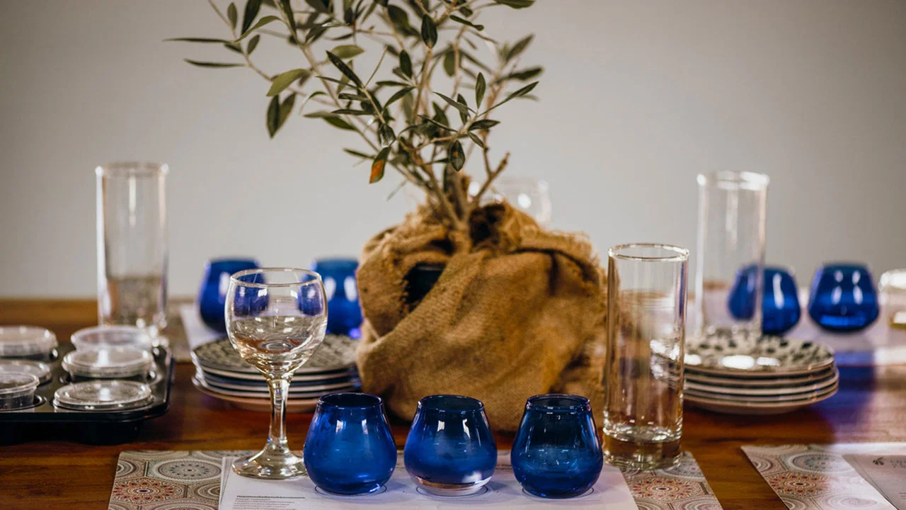 Messiniako Organic Extra-Virgin Olive Oil from Kalamata, Messinia, Greece (Food Insider) - 剧照