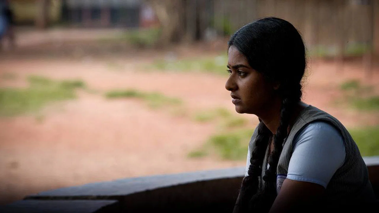 മാന്&zwj;ഹോള്&zwj; - 剧照