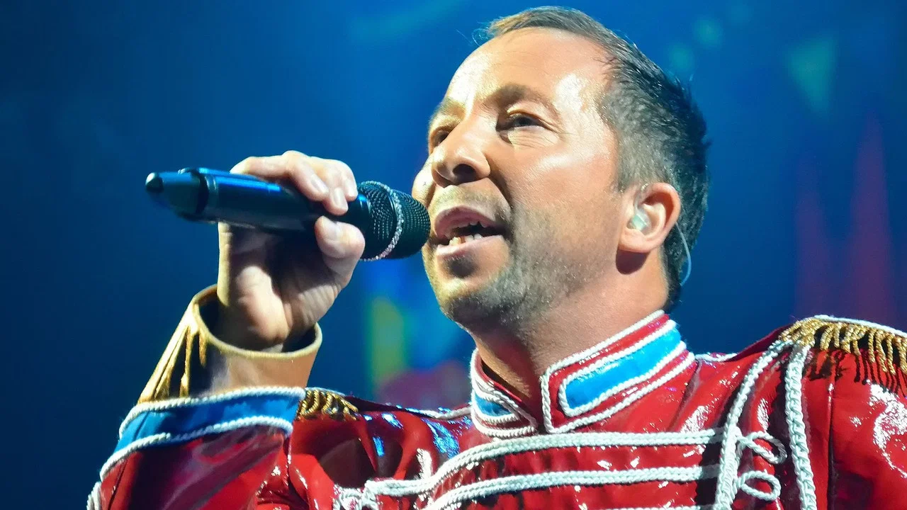 DJ BoBo："Mystorial" 25周年纪念巡演实况 - 剧照