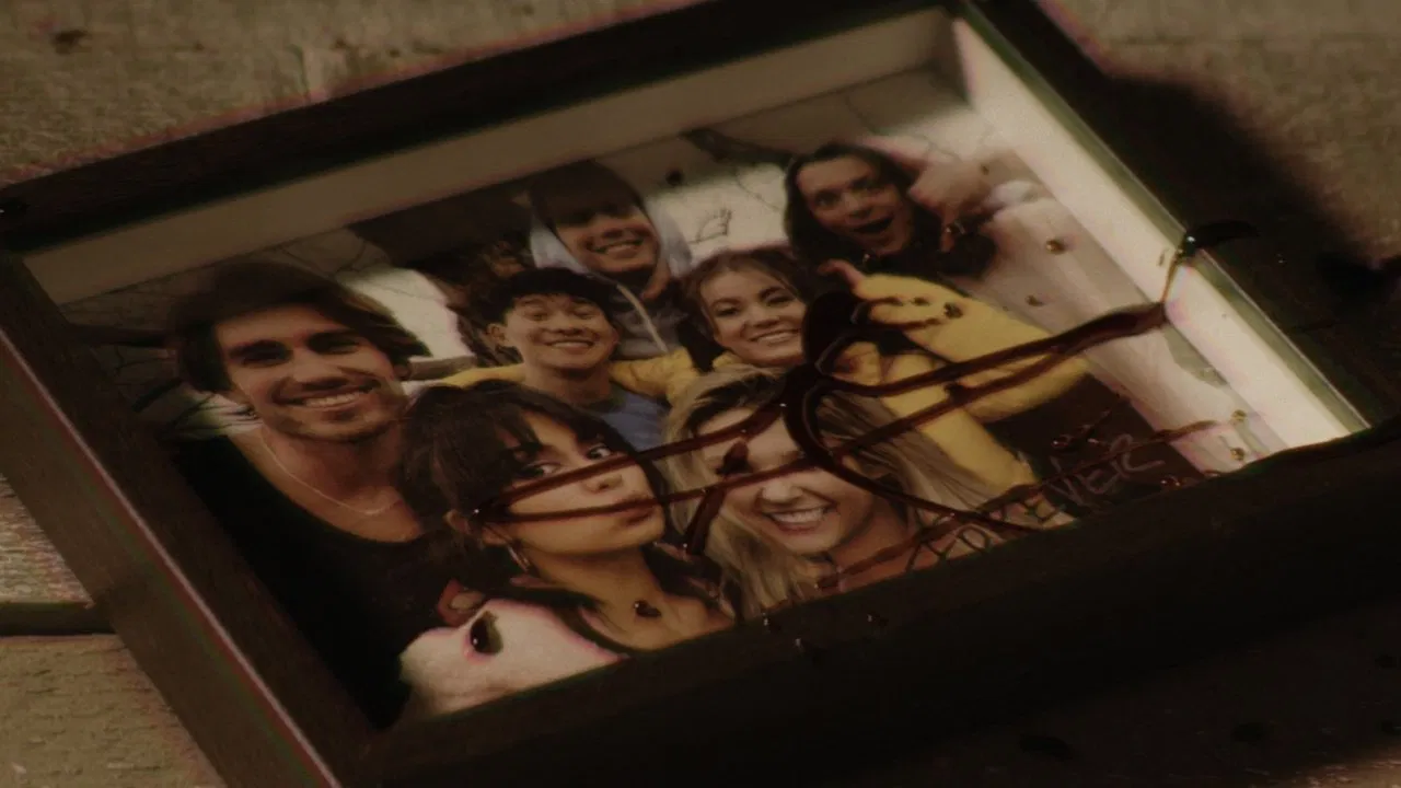 亲友皆死 - 剧照