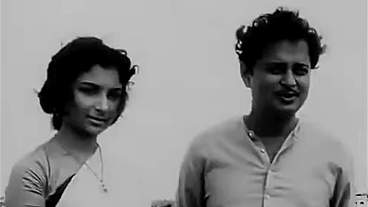 নির্জন সৈকতে - 剧照