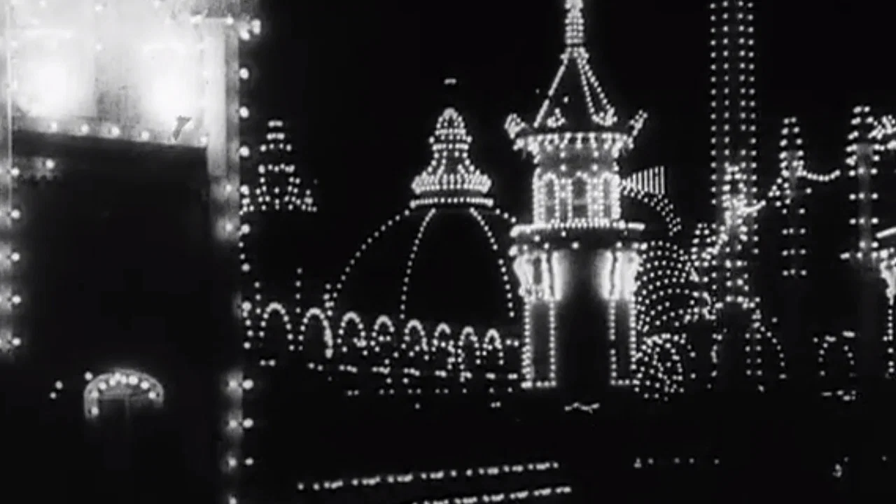 Coney Island at Night - 剧照