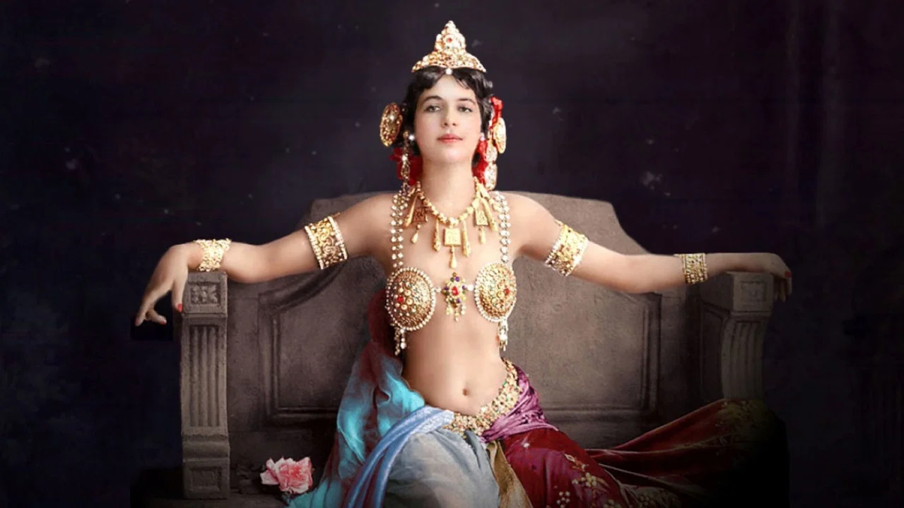 Mata Hari: The Naked Spy - 剧照