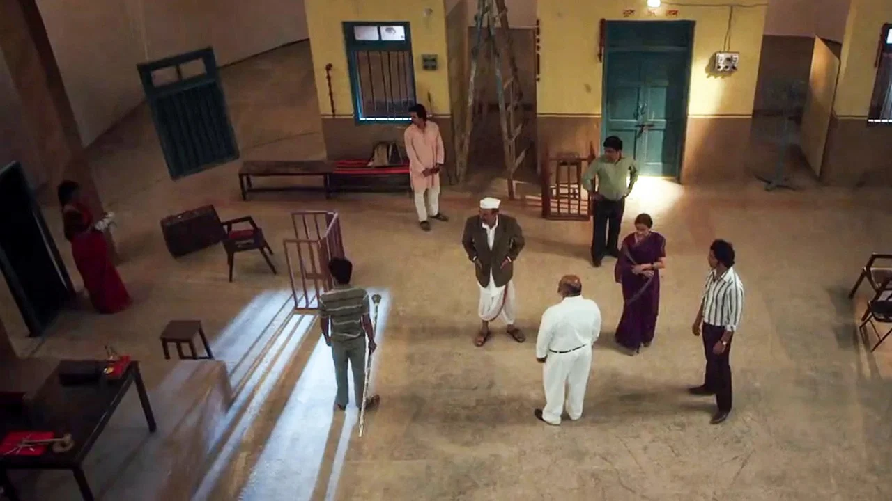 Khamosh Adalat Jaari Hai - 剧照
