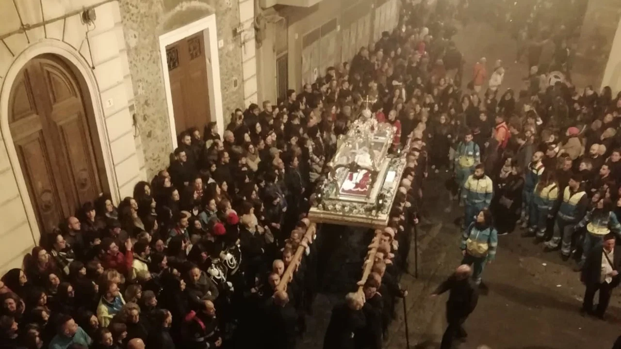 Venerd&igrave; Santo - Bronte - 剧照