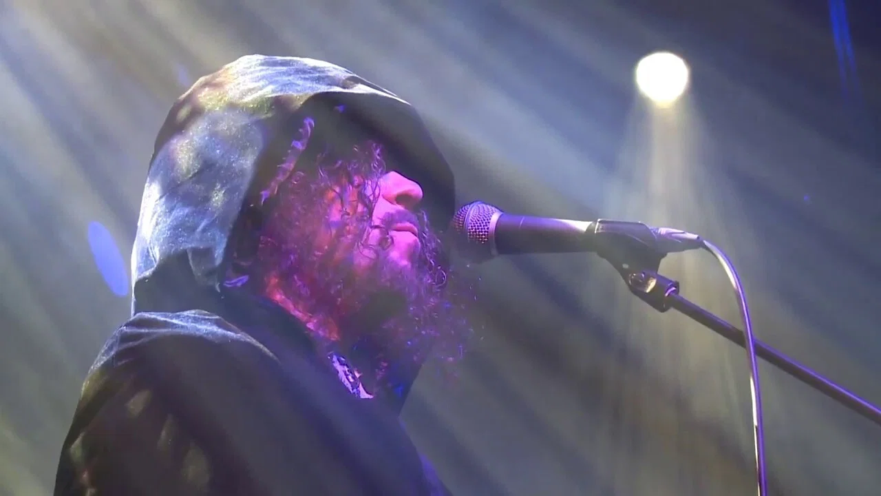 Arena Re-Visited Live! - 剧照