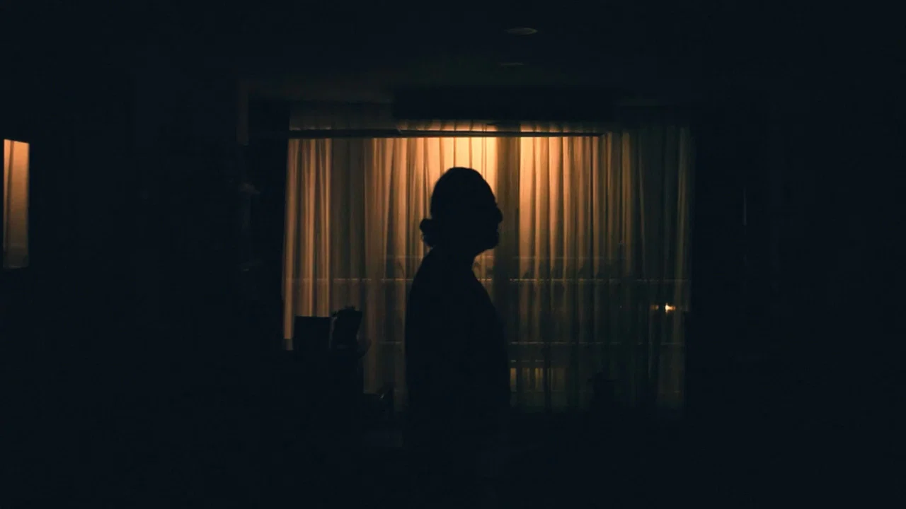 All the Lonely People - 剧照