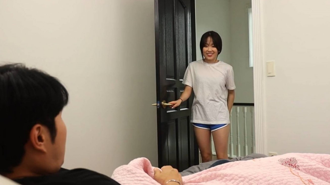 喜欢大家伙的楼上女孩 - 剧照