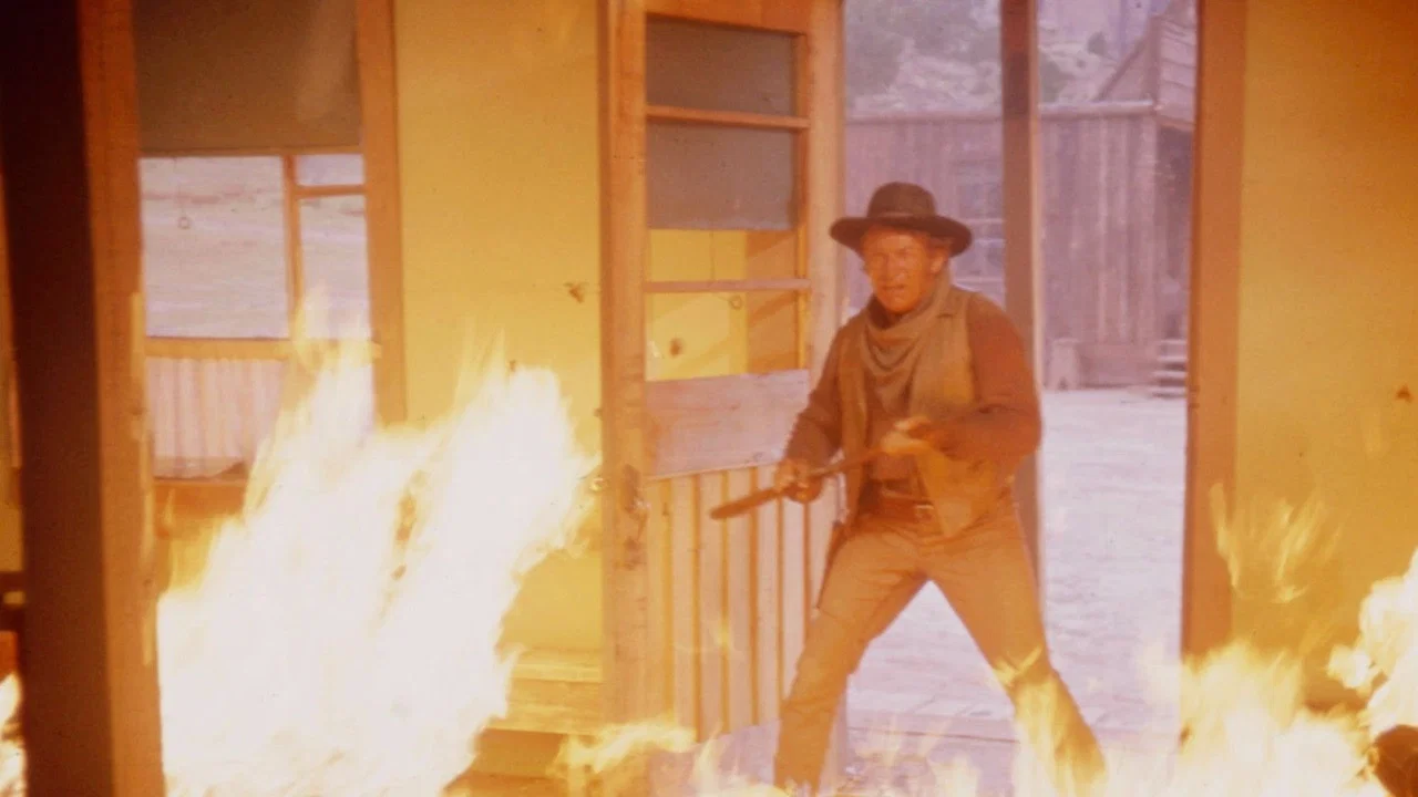 Shootout in a One-Dog Town - 剧照