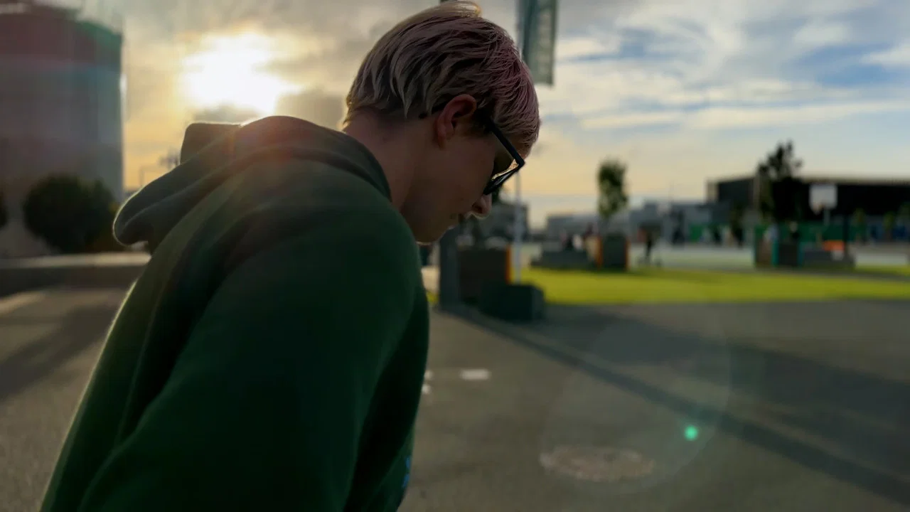 Living Out Loud: Reflection of Trans Visibility - 剧照