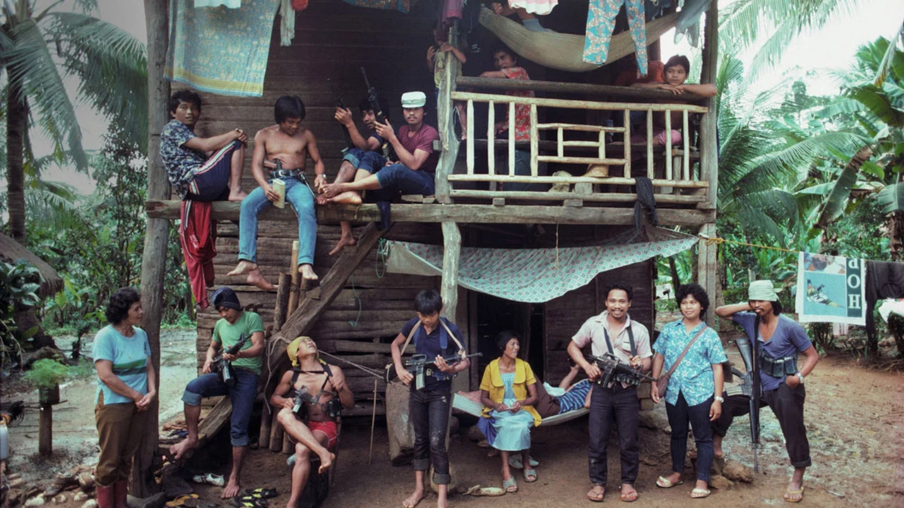 A Rustling of Leaves: Inside the Philippine Revolution - 剧照