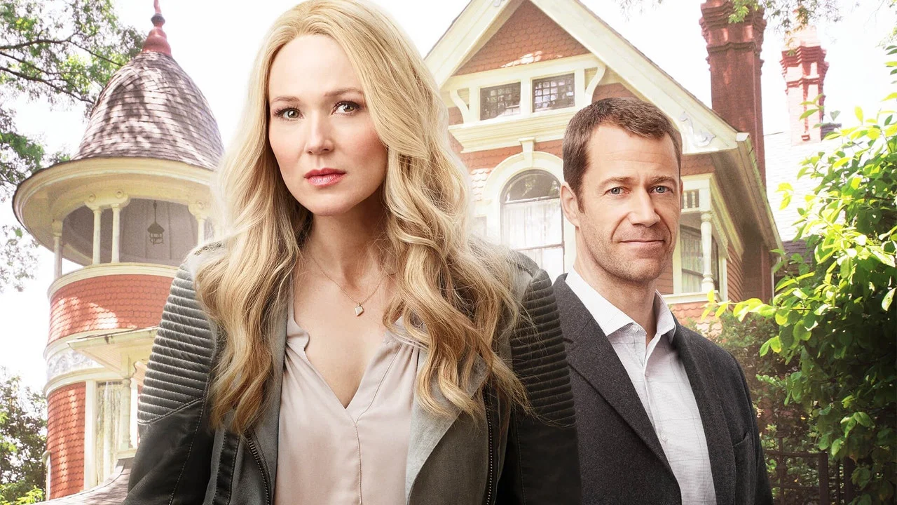Framed for Murder: A Fixer Upper Mystery - 剧照