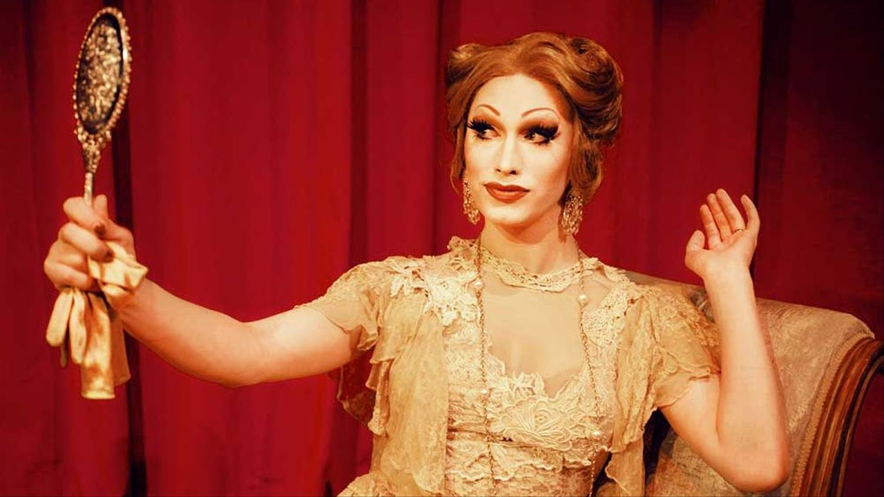 Drag Becomes Him - 剧照