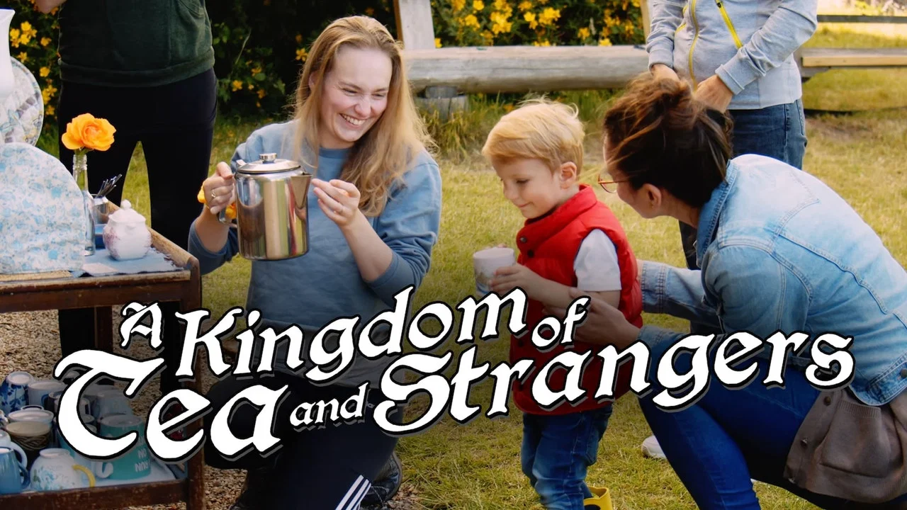 A Kingdom of Tea & Strangers - 剧照