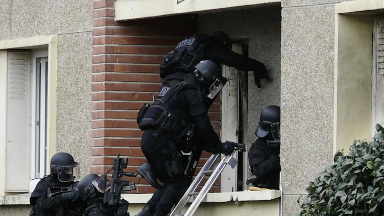 Le Raid racont&eacute; de l'int&eacute;rieur : 35 ans d'interventions &agrave; haut risque - 剧照