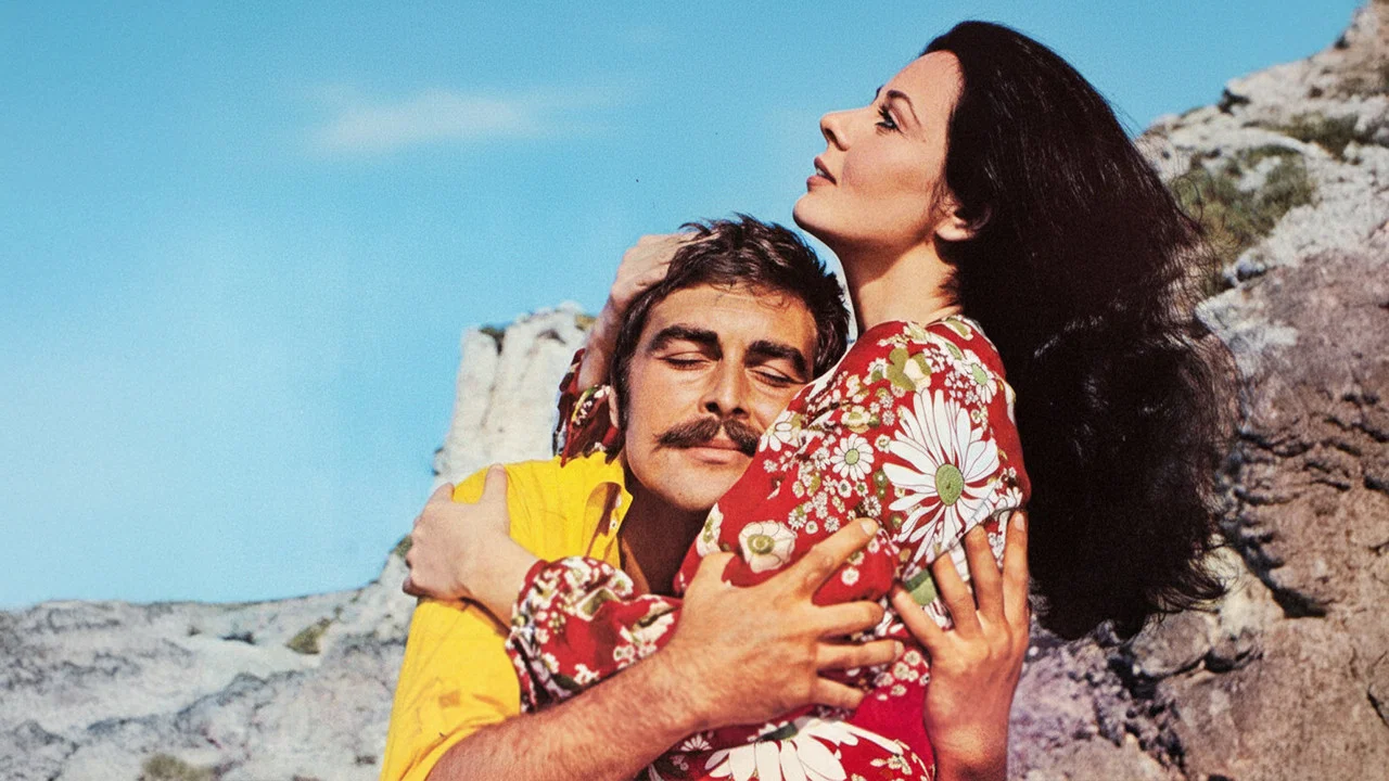 Me&ccedil;hul Kadın - 剧照