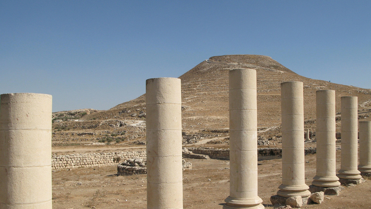 Herod's Lost Tomb - 剧照