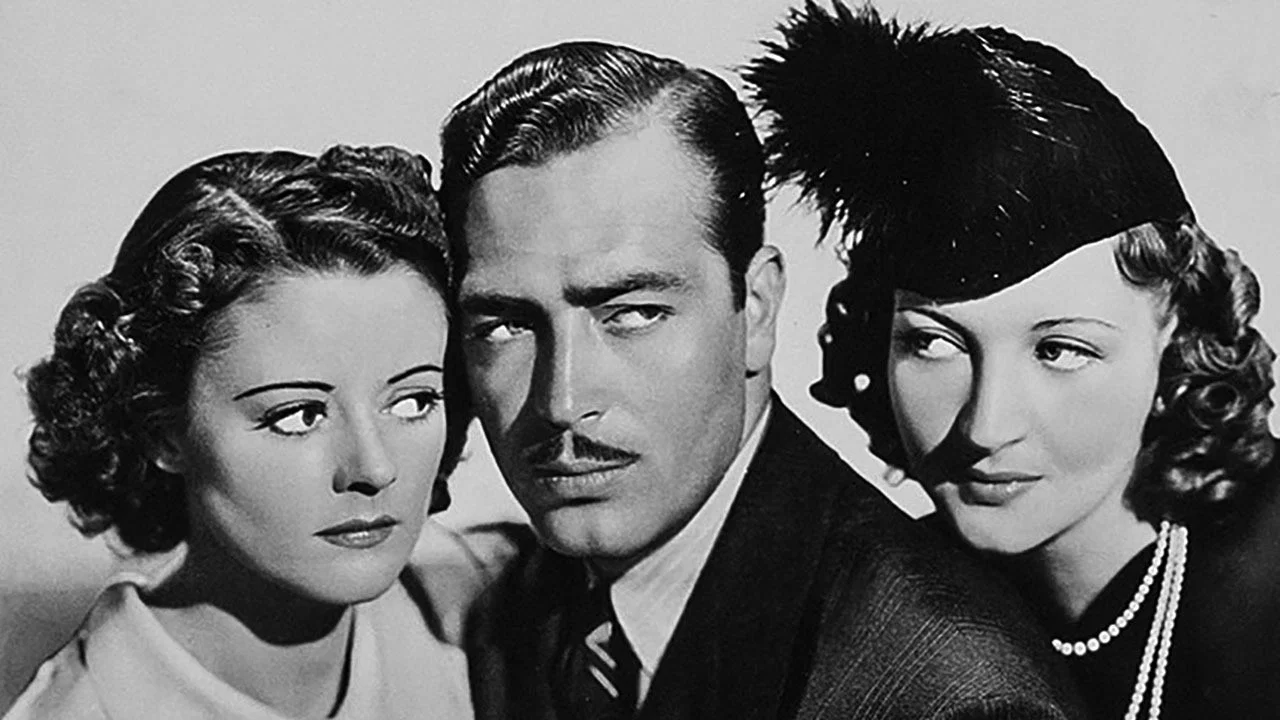 Arrest Bulldog Drummond - 剧照