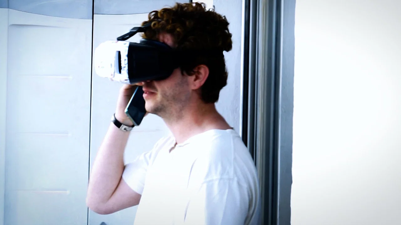 VR - 剧照