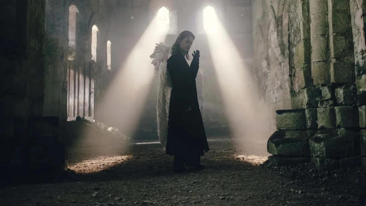 Christine and the Queens Passengers: Saint Peter's church Thaon - 剧照