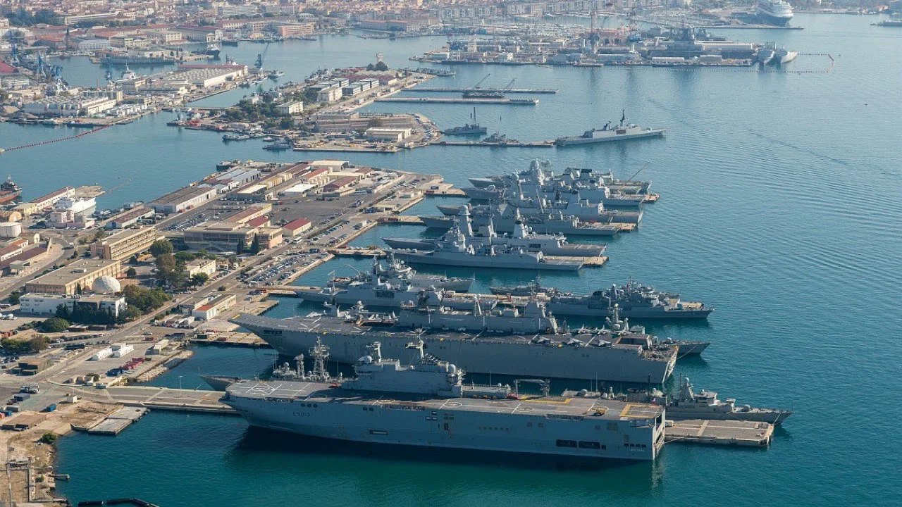 Toulon : Le plus grand port militaire d'Europe - 剧照